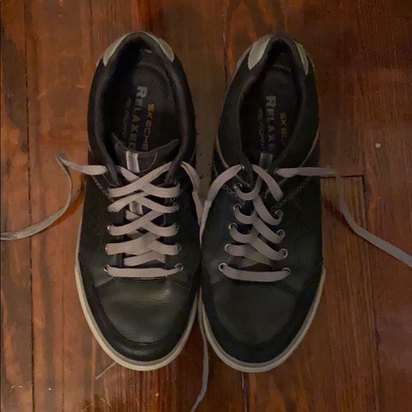 skechers relaxed fit memory foam mens sneakers